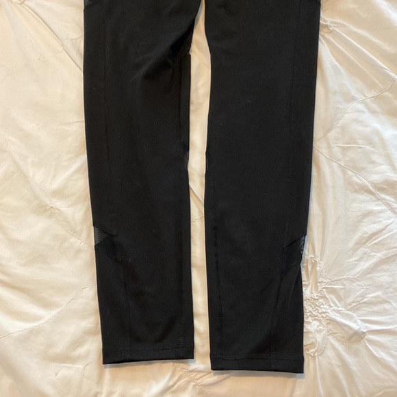 Old Navy leggings with mesh detail - Picture 6 of 6